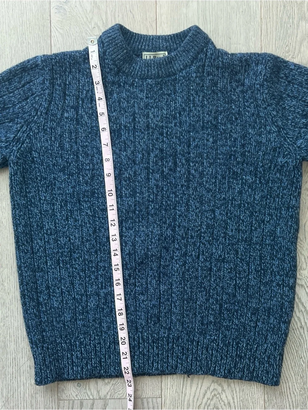 L.L. Bean Vintage Lambswool Crewneck Sweater in Blue Size M
